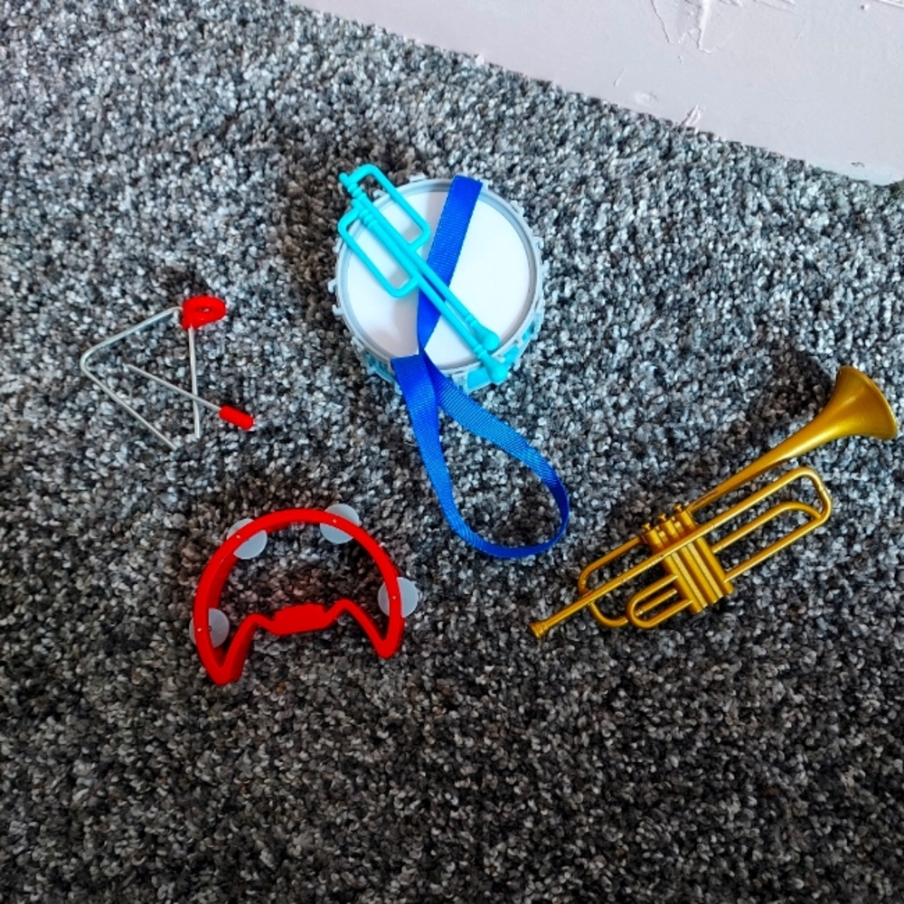 📢SOLD!!! 18 inch doll music set